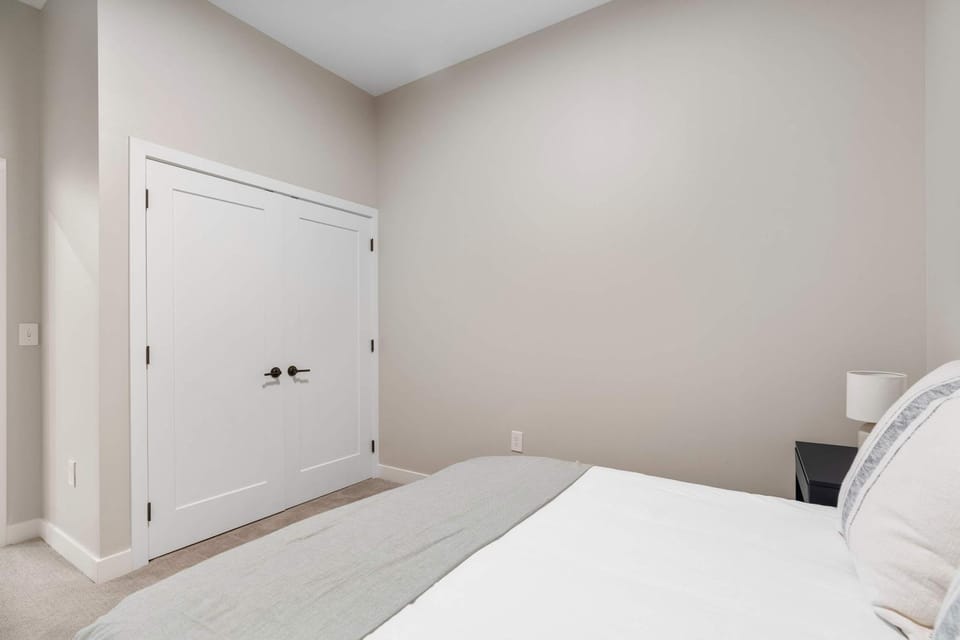 CozySuites at Textile Apartment in Cincinnati