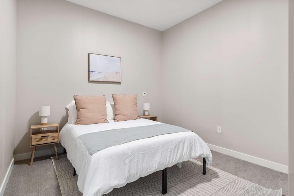 CozySuites at Textile Apartment in Cincinnati