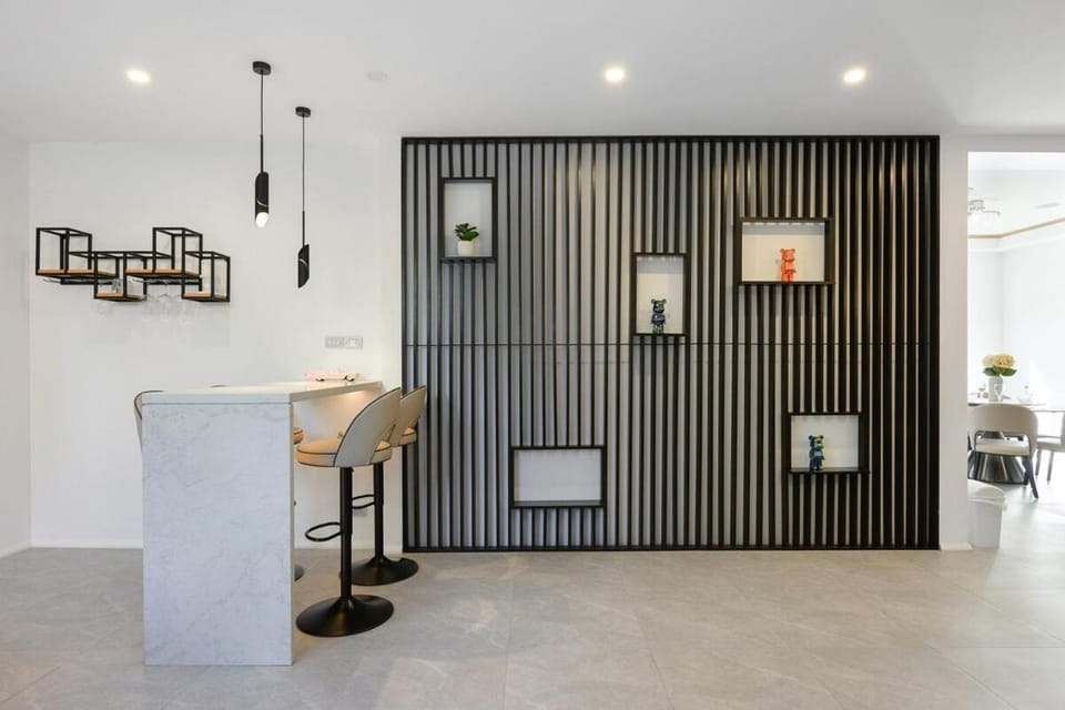 Spacious 5BR Family Haven in Kingsgrove for 12ppl House in Sydney