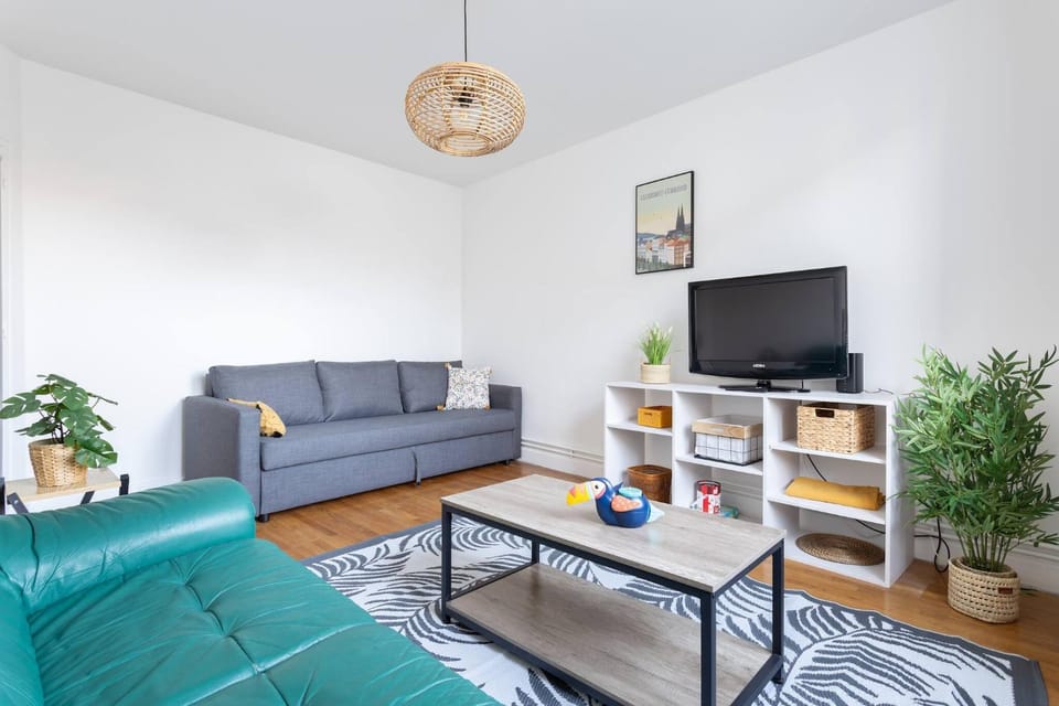 Communal lounge/ TV room, Living room