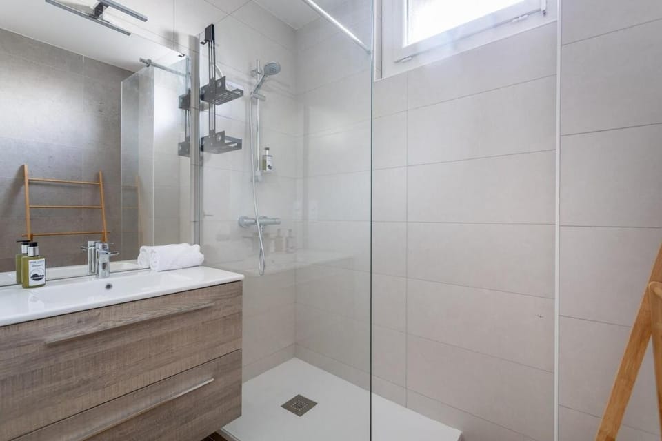 Helene - Appart cosy & calme à 9min à pied du TRAM Apartment in Clermont-Ferrand