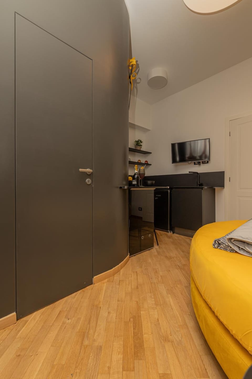 Suit Colombo Apartment in Genoa