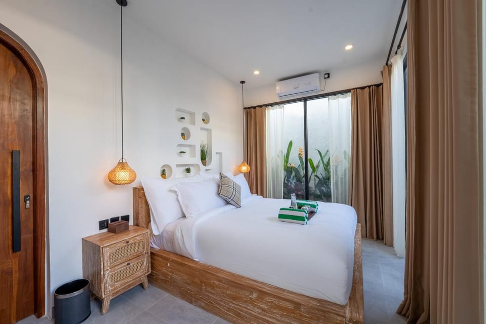 Bed, Photo of the whole room, Bedroom, towels, wardrobe, air conditioner