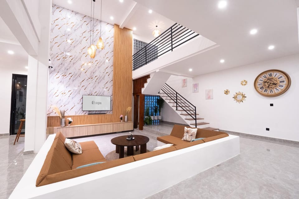 Activities, TV and multimedia, Living room, Area and facilities