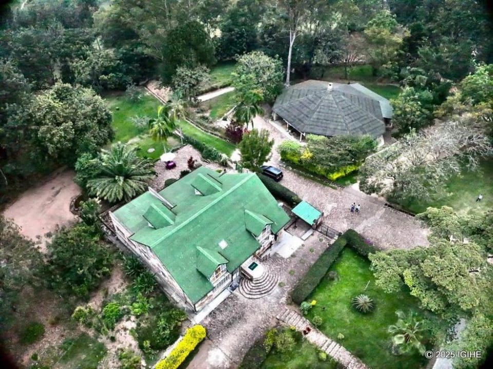 Property building, View (from property/room)