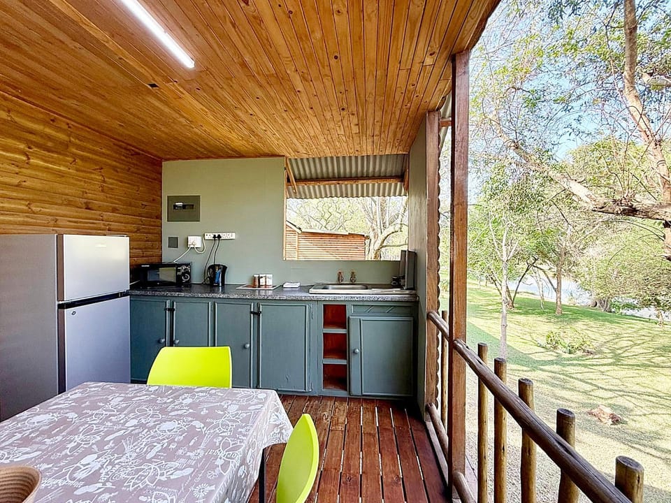 Balcony/Terrace, Kitchen or kitchenette, Dining area