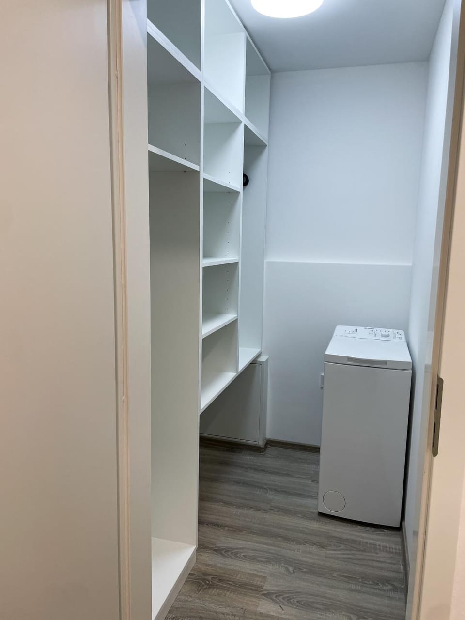 wardrobe, washing machine
