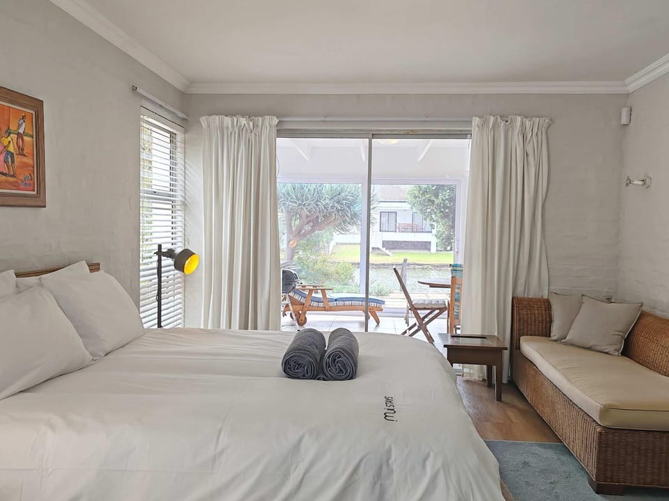 Lake Retreat Stay House in Cape Town