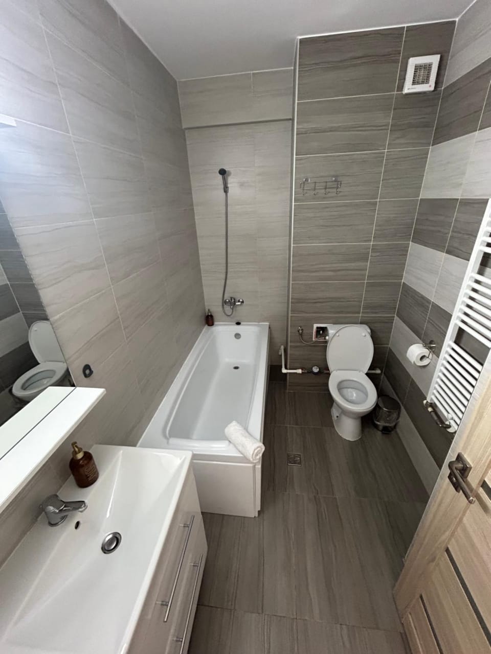 Apartament 1 camera Rivers Towers cu parcare privată Apartment in Moldova
