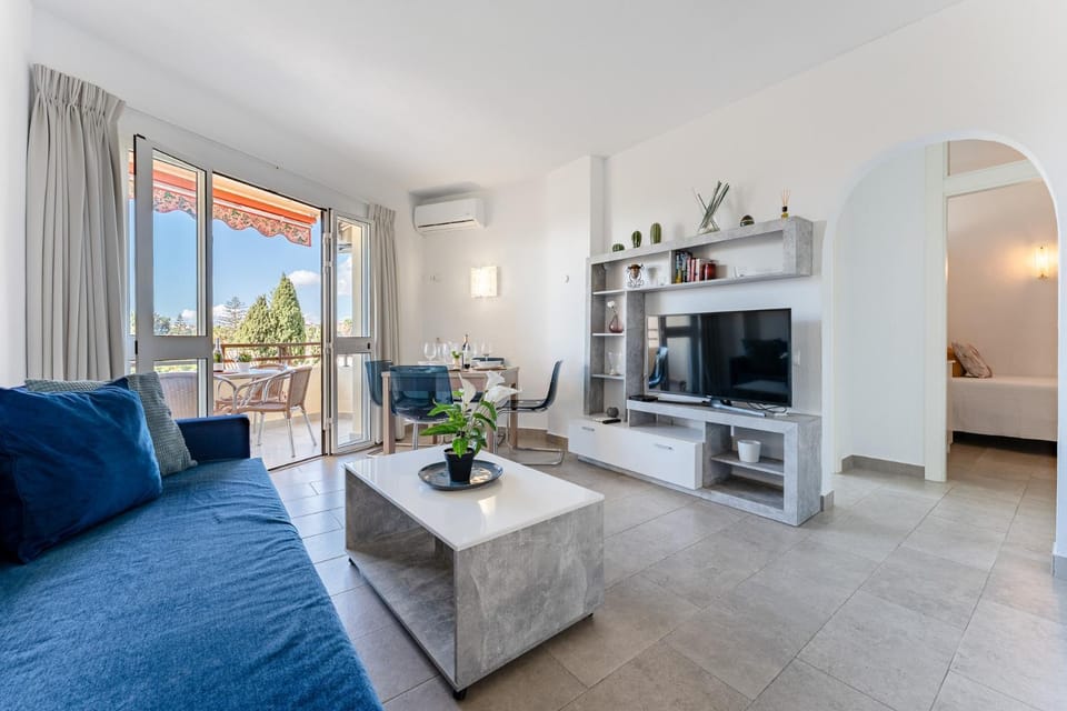 TV and multimedia, Living room, Dining area, air conditioner