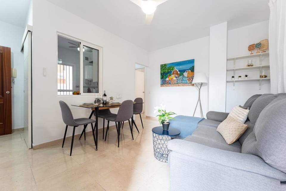 Living room, Dining area, air conditioner