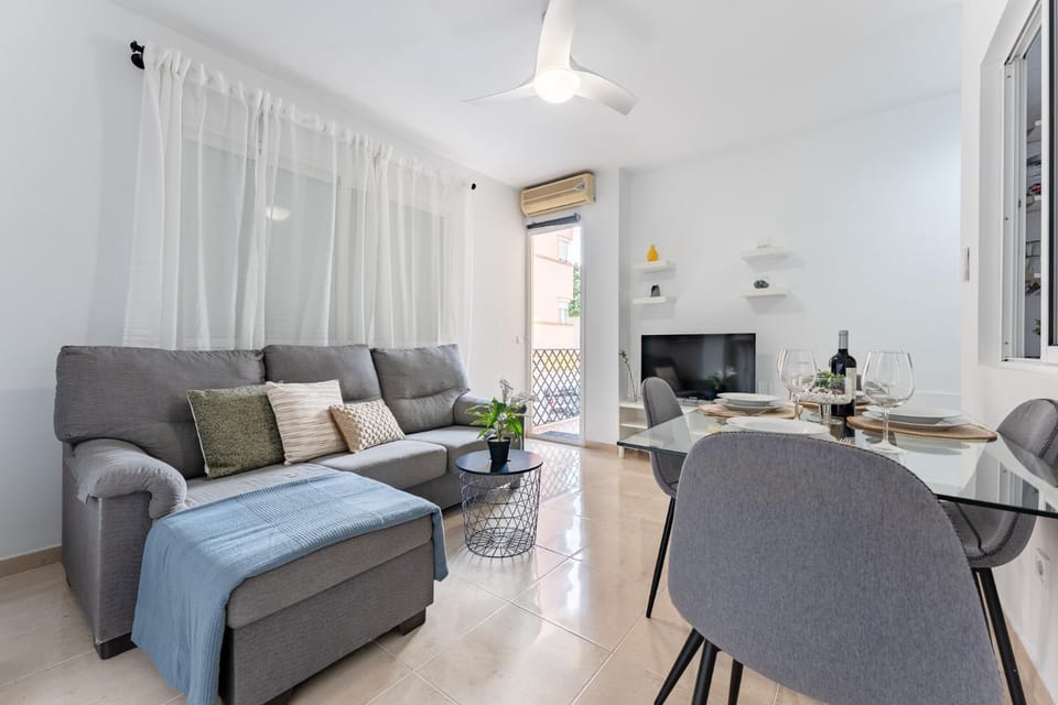 TV and multimedia, Living room, Dining area, air conditioner
