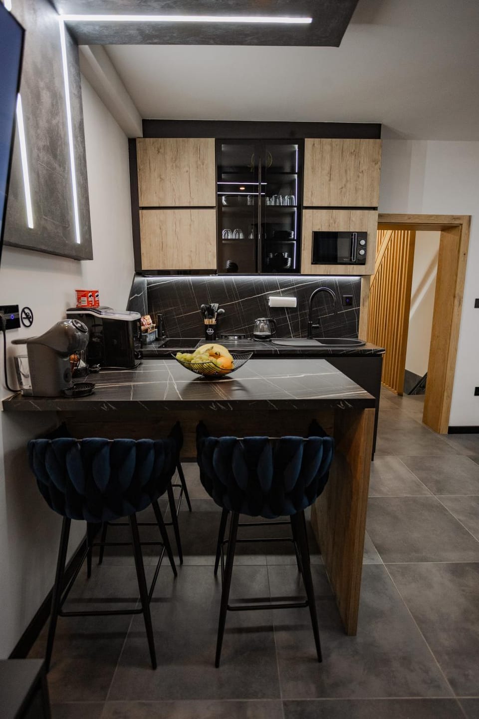Kitchen or kitchenette, Dining area, minibar, stove, toaster