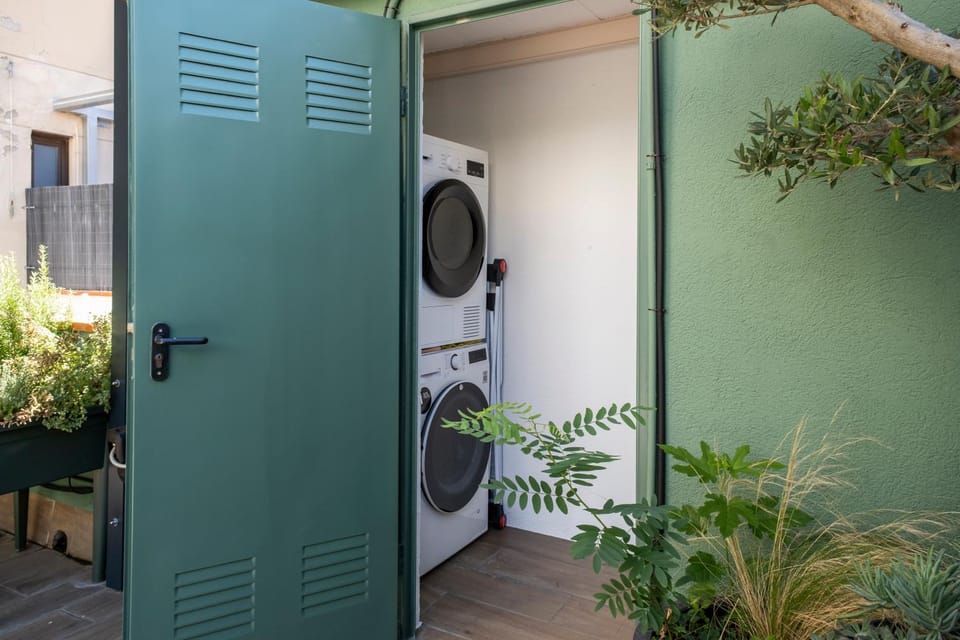 Spoonik Nomad Sagrada Familia Rooftop Fast WiFi Apartment in Barcelona