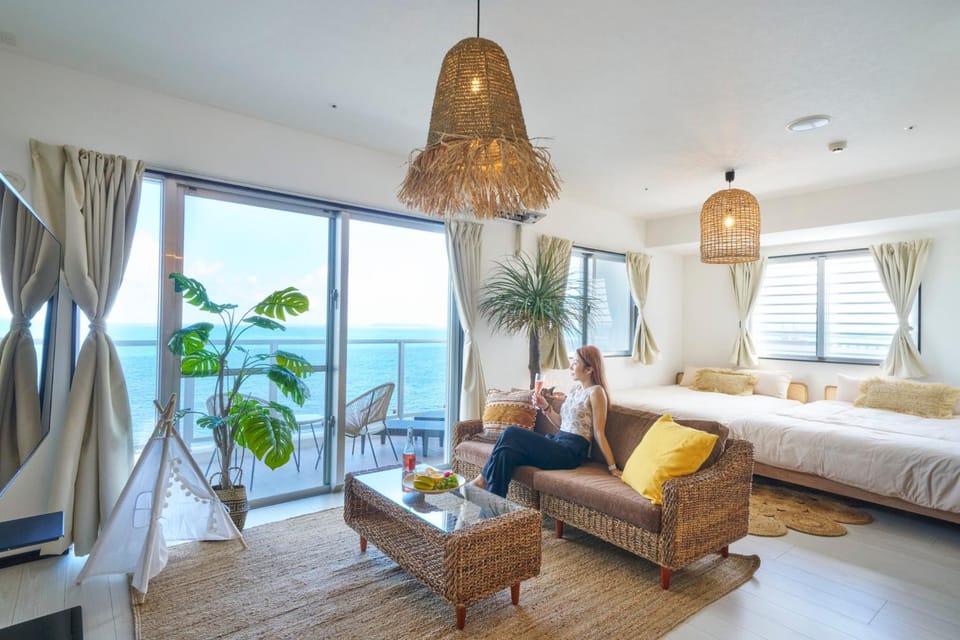 Bed, View (from property/room), Balcony/Terrace, Living room, Seating area, Bedroom