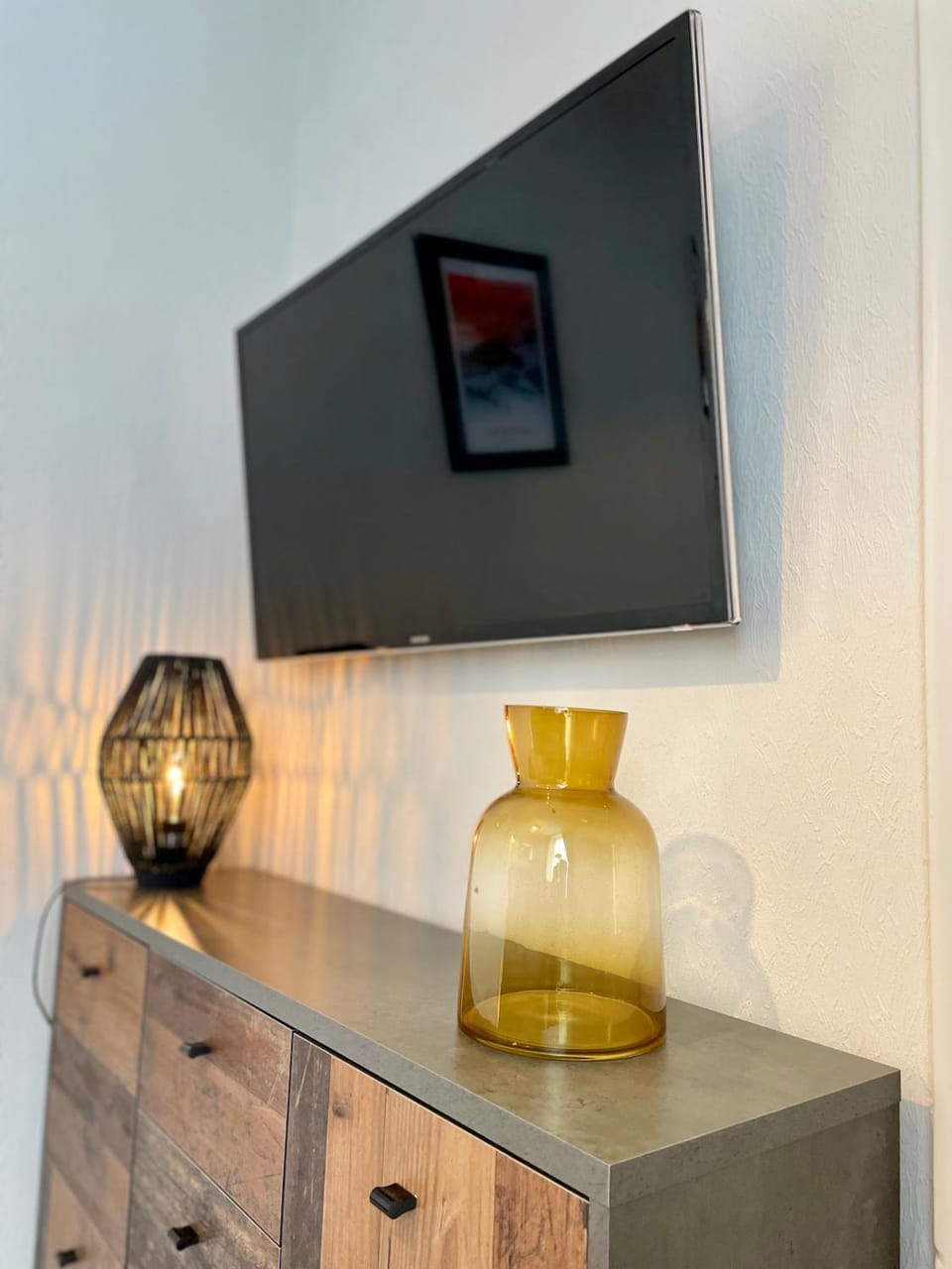 TV and multimedia, Decorative detail