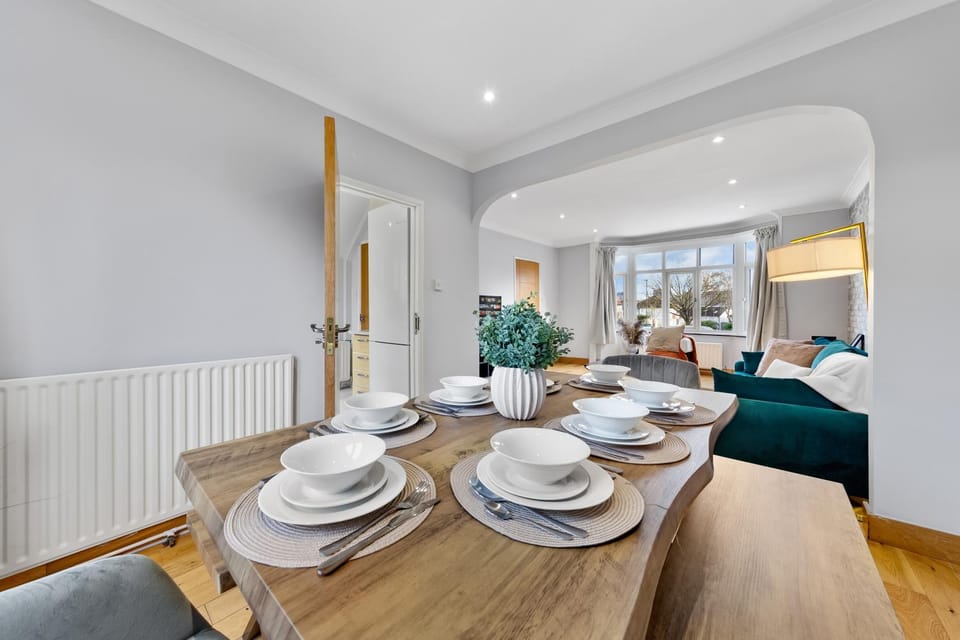 Living room, Seating area, Dining area, heating, heating, internet, internet
