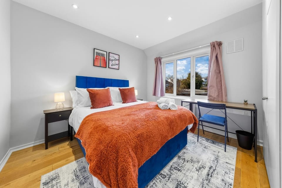 Bed, Photo of the whole room, Bedroom, heating, heating, internet, internet