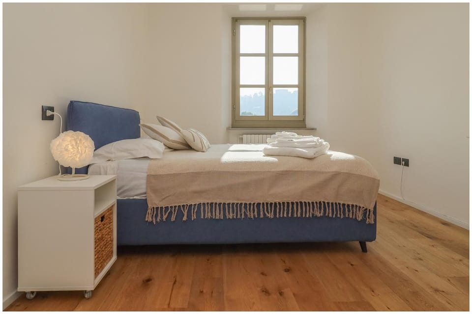 Bathroom, TV and multimedia, Bedroom, towels