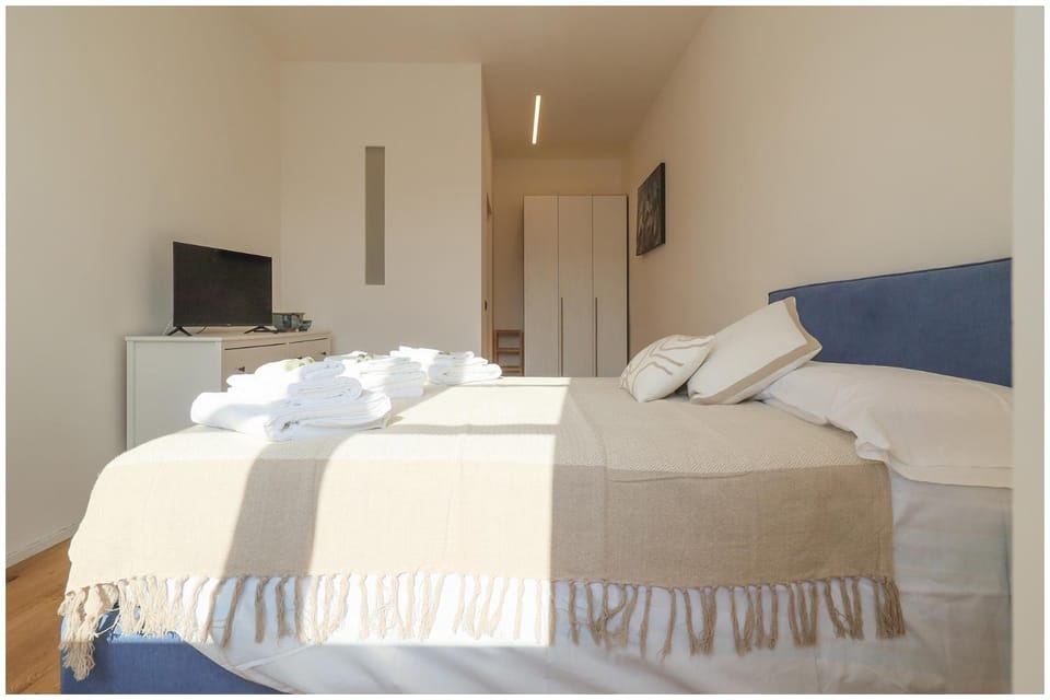 TV and multimedia, Bedroom, towels
