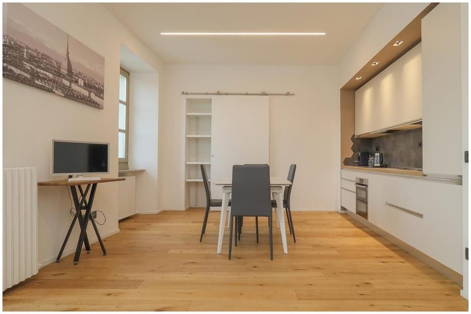 TV and multimedia, Kitchen or kitchenette, Dining area