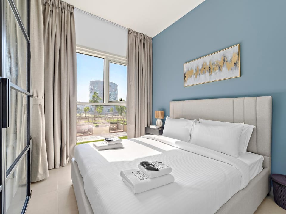 Classic Luxe 2BDR in Collective Apartment in Dubai