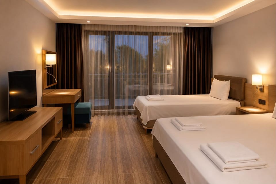 Communal lounge/ TV room, Bed, TV and multimedia, Photo of the whole room, Evening entertainment, Bedroom