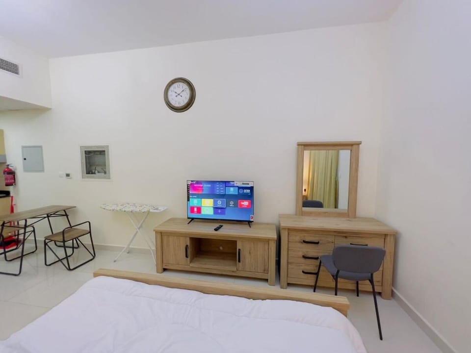 Mahenti - Elite 1 · Large balcony with all u need Apartment in Dubai