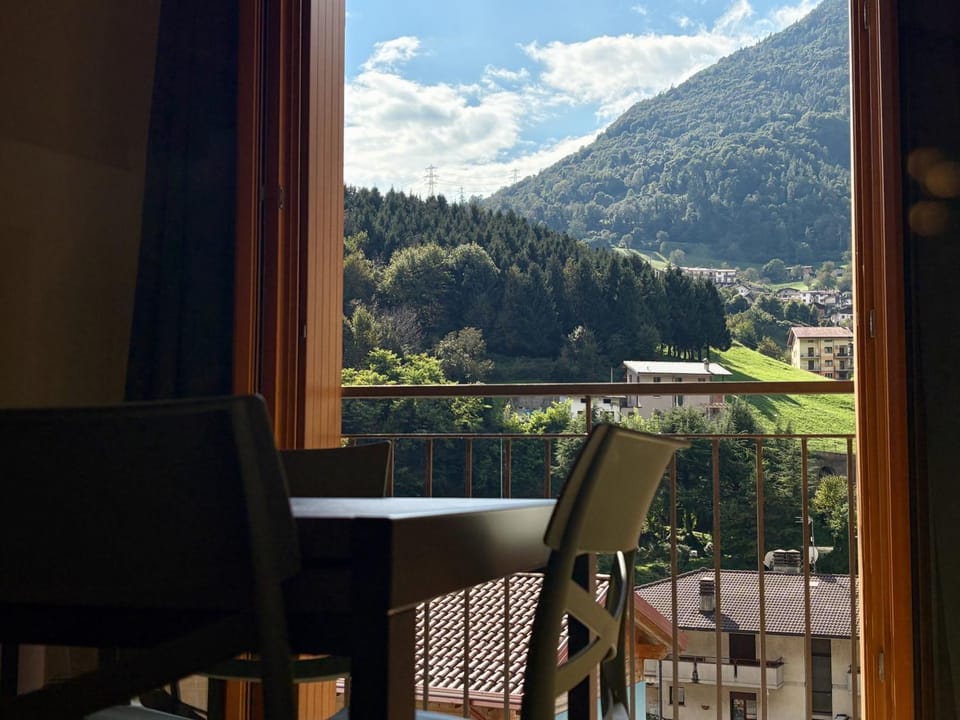 Natural landscape, View (from property/room), Dining area