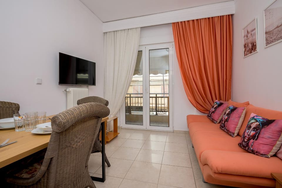 TV and multimedia, Living room, Dining area, internet
