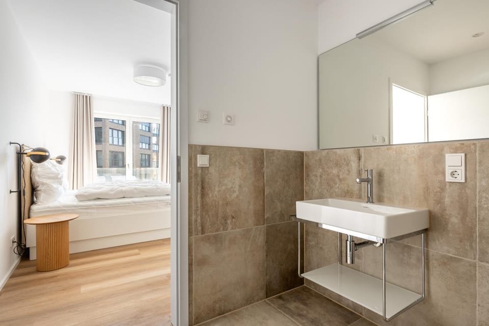 Shower, Bed, Photo of the whole room, towels