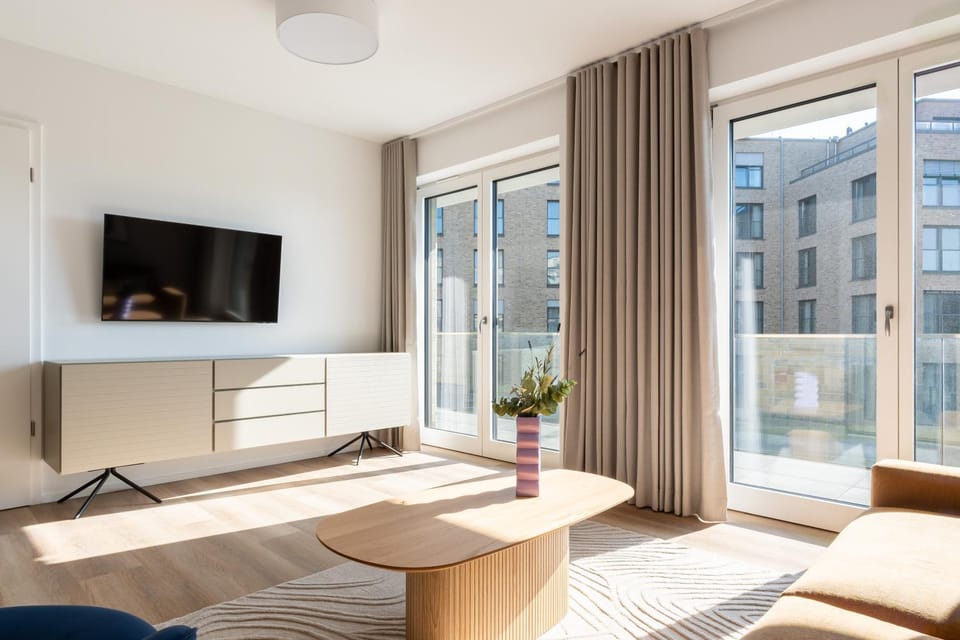 Communal lounge/ TV room, TV and multimedia, Living room, Seating area, Evening entertainment