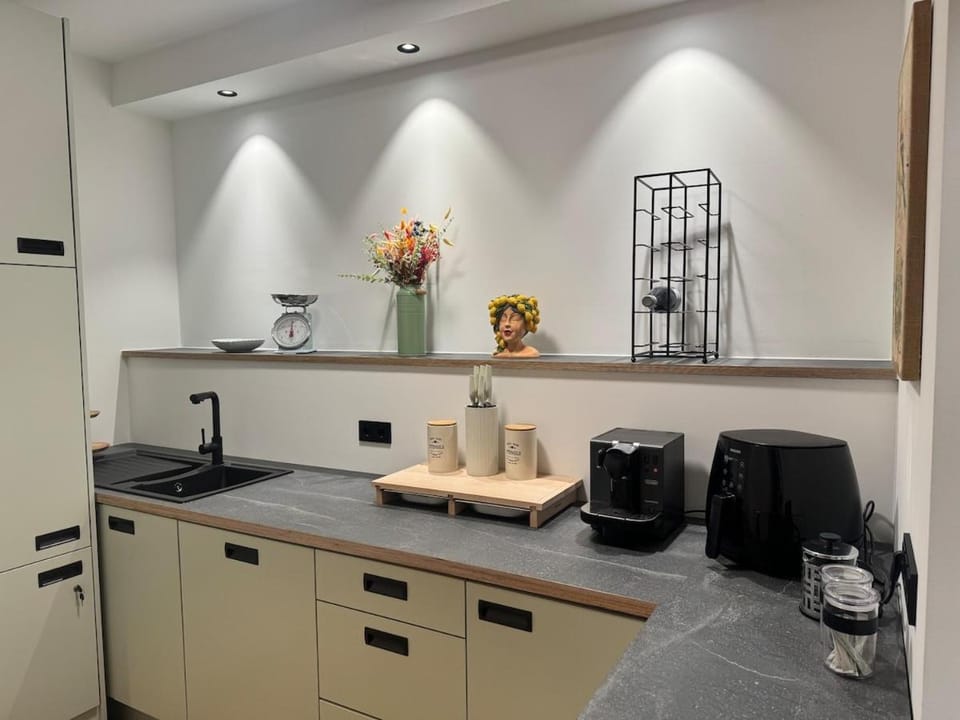 Exclusive basement apartment with terrace Apartment in Krefeld