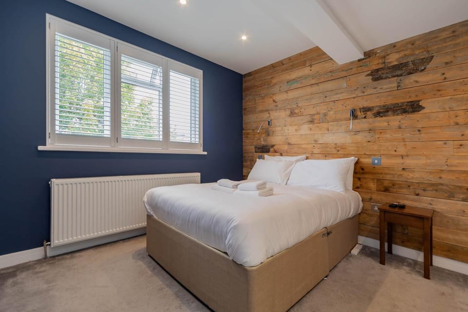 Spacious 5 Bedroom Home with Garden in Tooting House in London Borough of Croydon