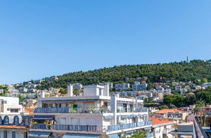 Nice Port Apartment Top Floor Terrace Near Transport Sleeps 4 Apartment in Nice