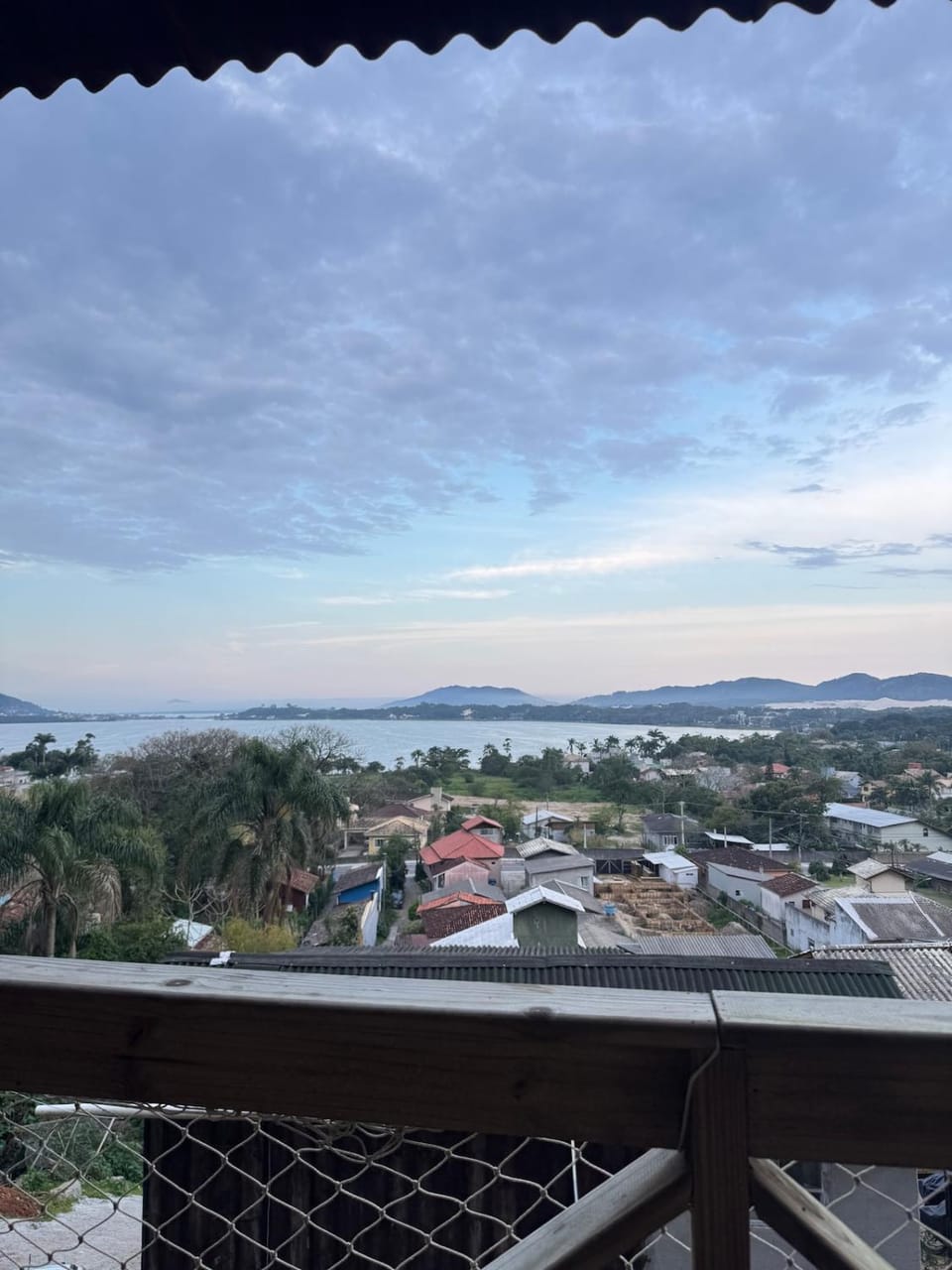 Casa de frente para lagoa da Conceição Apartment in Florianopolis