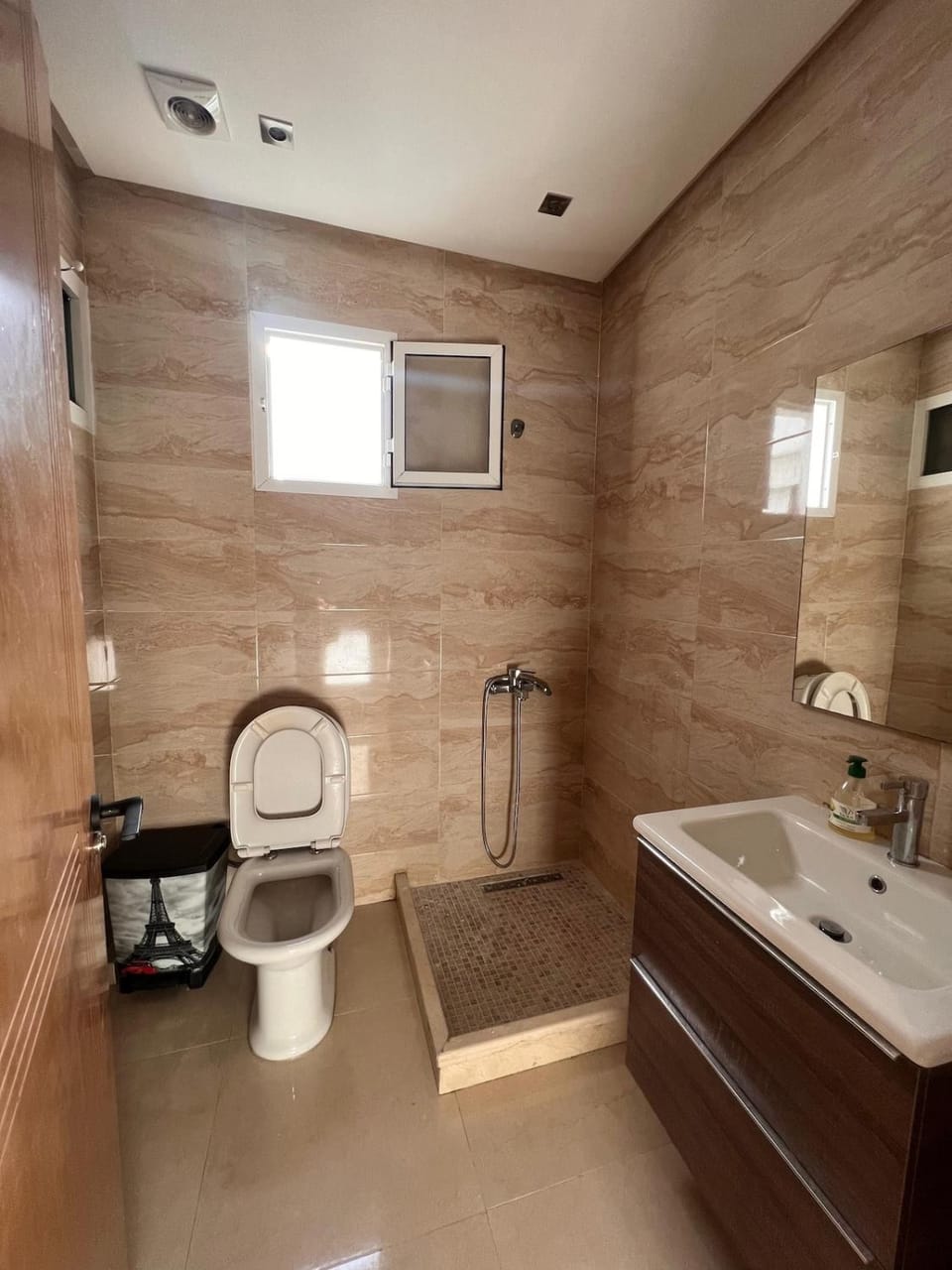 Chic Modern 2BR Apartment w Wifi AC in Tanger Center Apartment in Tangier