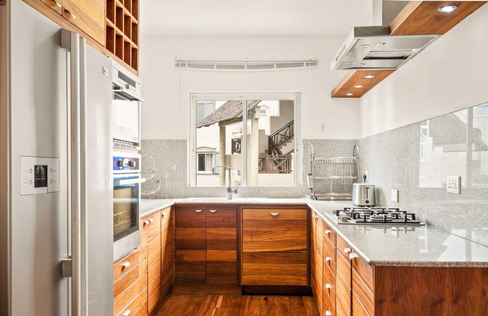 Kitchen or kitchenette, oven, stove