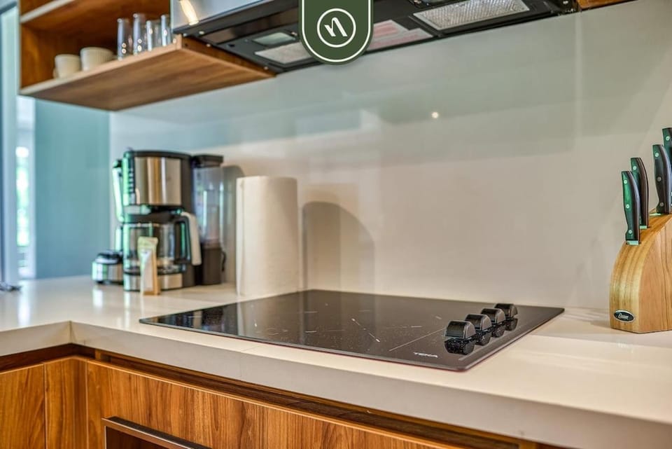 Kitchen or kitchenette, kitchen