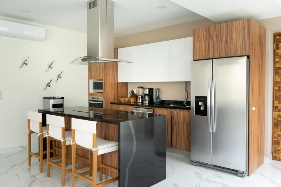 Kitchen or kitchenette, kitchen