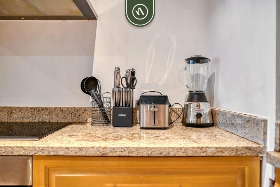 Kitchen or kitchenette, kitchen
