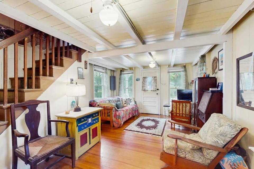 TumbleINN House in Tisbury