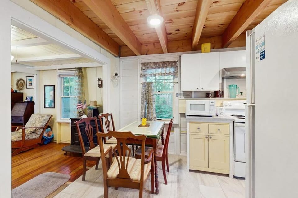 TumbleINN House in Tisbury
