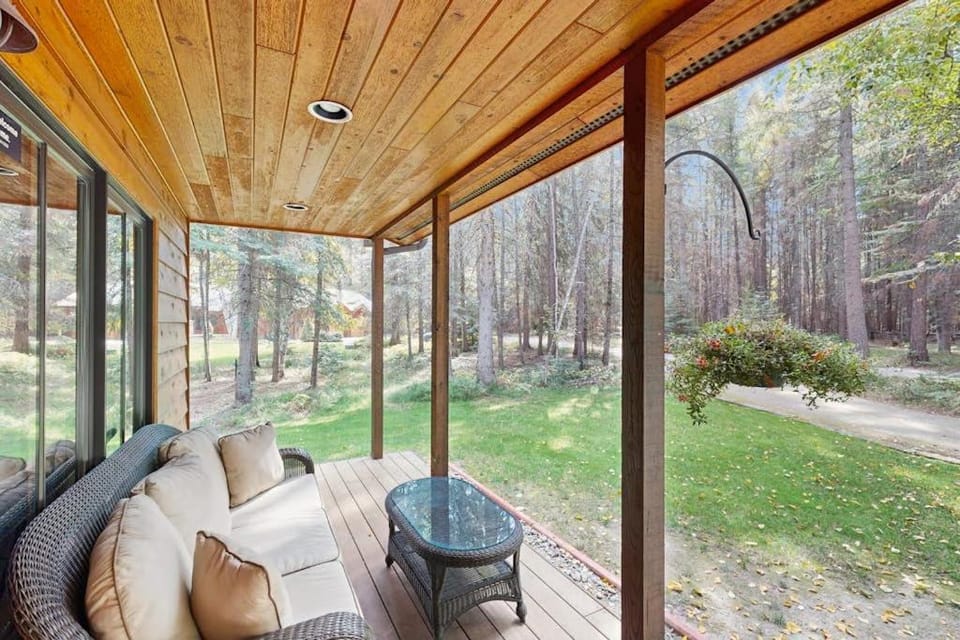 Deer Pine Cabin Cabin in Idaho