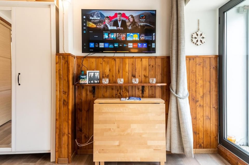 MCX Vacation Rental - Belle Vue Les Grandes Murailles, Pet Friendly Apartment just 300 meters from the ski lifts! Apartment in Breuil-Cervinia