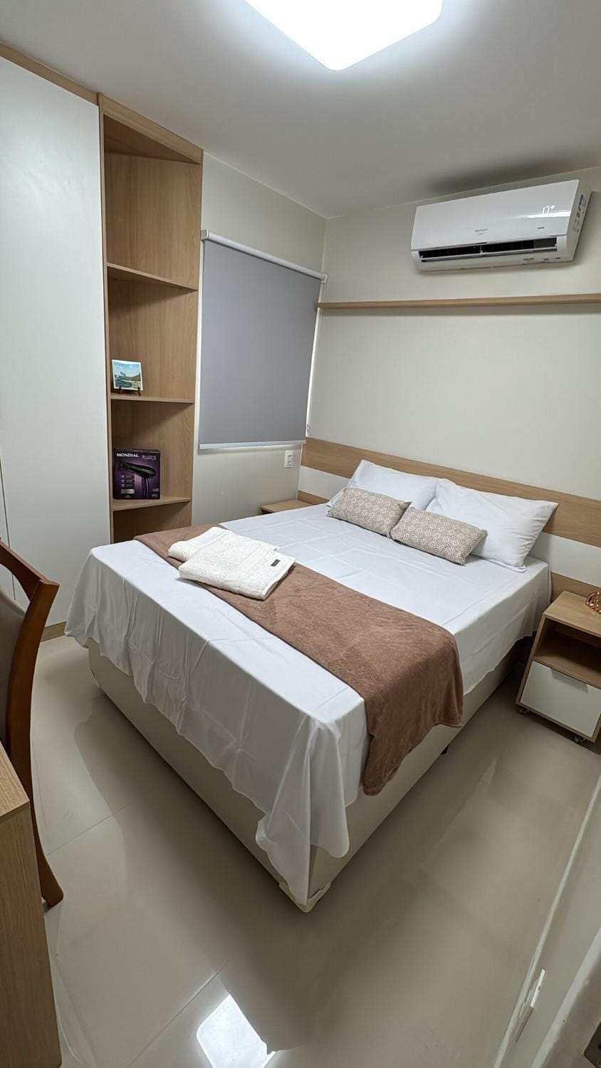 Bed, Photo of the whole room, Bedroom, air conditioner