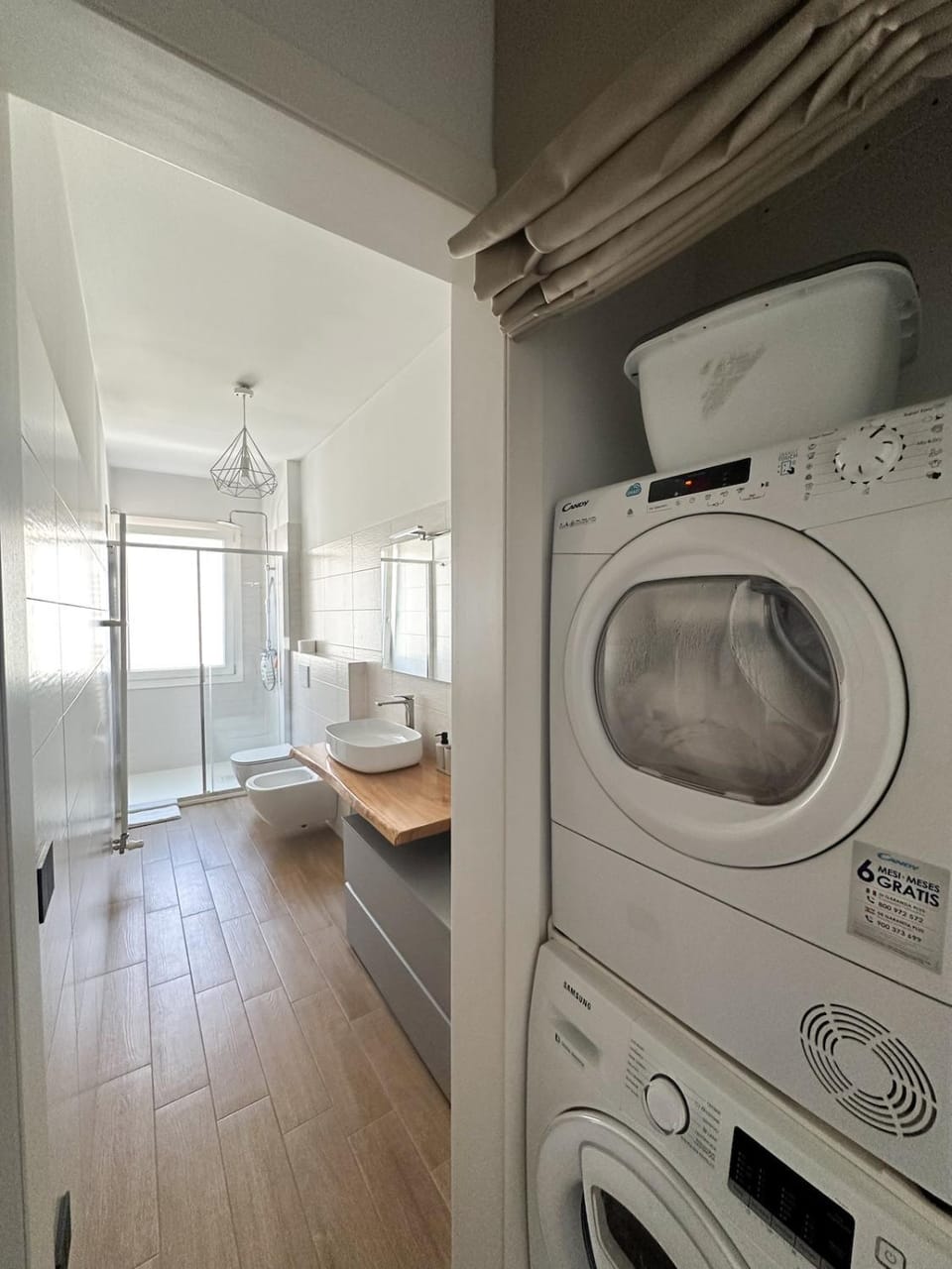 Bathroom, laundry, washing machine, dryer