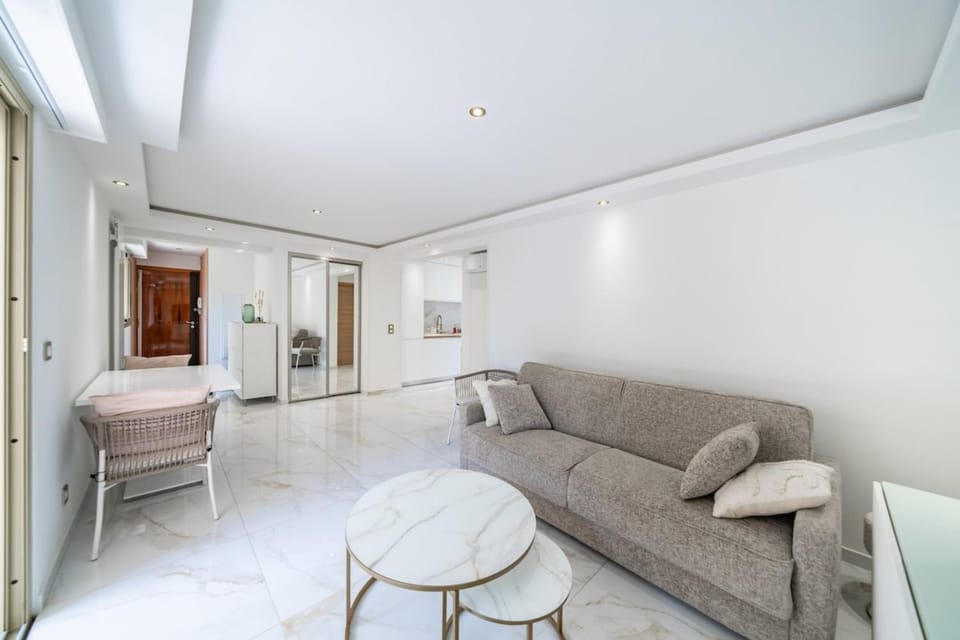 Upscale apartment next to La Croisette Apartment in Cannes