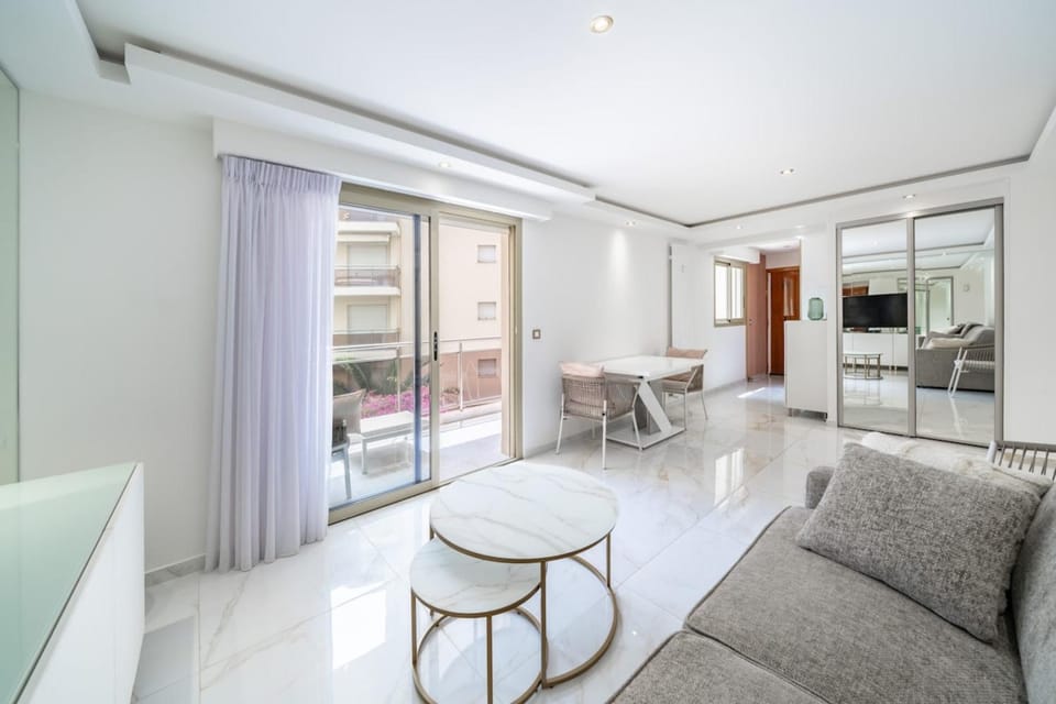 Upscale apartment next to La Croisette Apartment in Cannes