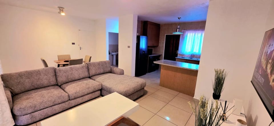 Tranquil 3 Bedroom Retreat Apartment in Roodepoort